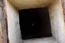 Poço tem profundidade de 15 metros e fica dentro da propriedade da vítima