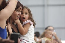 Militares foram recebidos com beijos e abraços dos familiares que os aguardavam no Aeroporto de Figo Maduro 