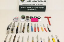 GNR mostra armas apreendidas nas festas da Moita