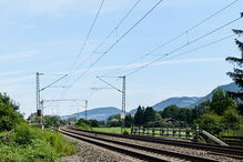Colisão entre comboio e autocarro faz vários feridos e mata uma pessoa