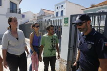 Alta tensão à porta de tribunal. Padrasto de bebé torturado sai em liberdade