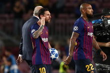 Messi marcou três golos ao PSV Eindhoven para a Champions