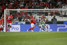 O momento em que Lewandowski faz o 0-1 no Estádio da Luz