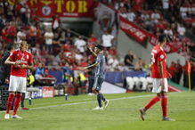 James Rodríguez provoca adeptos do Benfica com mão cheia