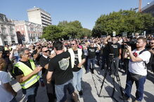 Taxistas mantêm protestos por tempo indeterminado 