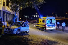 Viatura colidiu contra uma árvore na zona da Quinta da Palmeira e o condutor foi encontrado inconsciente    