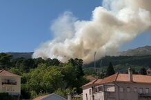 Fogo na Covilhã combatido por vários meios aéreos