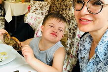 Evelina Bledans é mãe de Sioma, um menino que sofre de Síndrome de Down