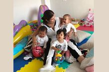 Dolores Aveiro com os netos em Turim