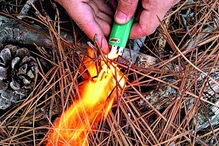 Bombeiro usou isqueiro