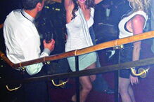 Kathryn foi fotografada ao lado de Cristiano Ronaldo numa discoteca, quando se conheceram