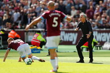José Mourinho no jogo contra o West Ham