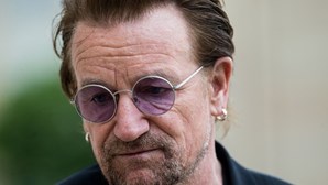 Os arrependimentos e a difícil relação com o pai: Vocalista dos U2 abre o coração e fala sobre meio-irmão 'secreto'