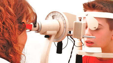 Terapia genética restaura a visão de crianças com cegueira infantil 