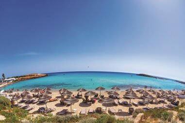 A praia de Konnos Beach, em Chipre