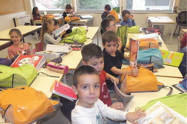 Manuais escolares gratuitos foram este ano atribuídos aos alunos do 1º ao 6º ano de escolaridade. As aulas arrancam até segunda-feira em todas as escolas