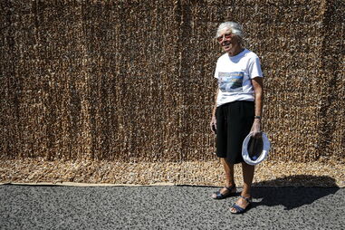 "Maior cordão de beatas" lembra que pontas de cigarro devem ser tratadas como lixo 