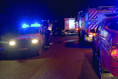 Bombeiros atacam fogo em Monchique\