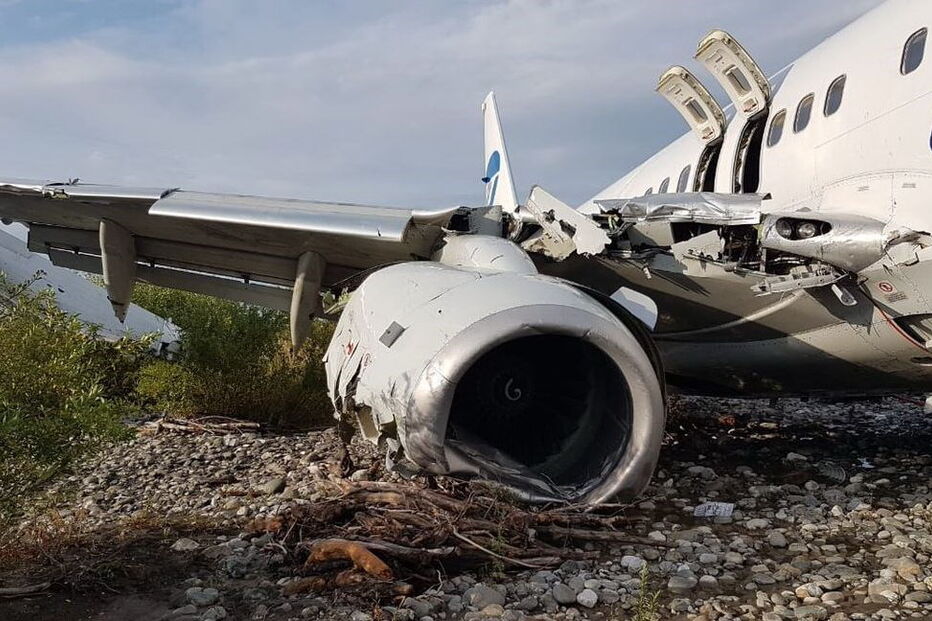 Avião incendeia-se em Sochi com 170 pessoas a bordo