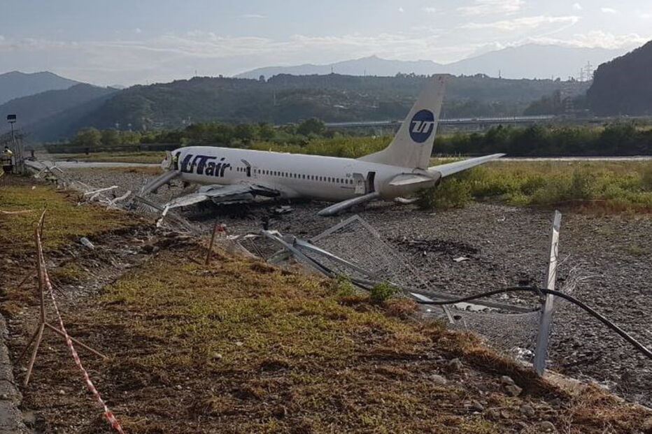 Avião incendeia-se em Sochi com 170 pessoas a bordo