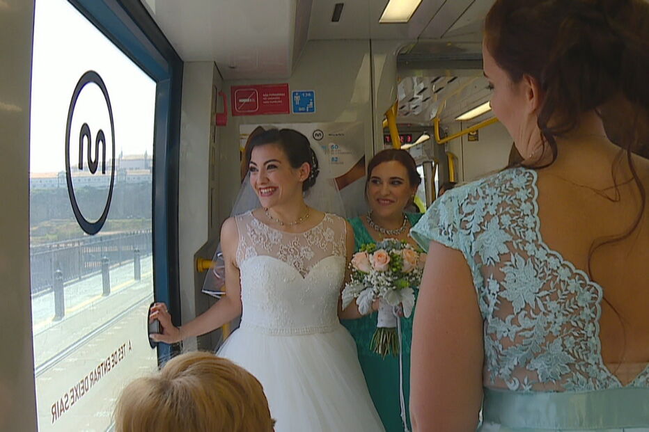 Noiva foi de metro até ao casamento