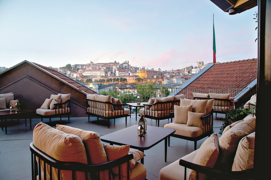 O 17•56 ocupa parte dos antigos armazéns da Real Companhia Velha