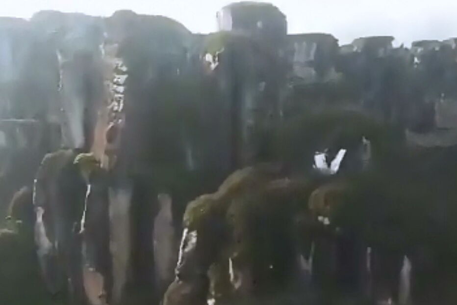 Avião cai em parque natural da Venezuela