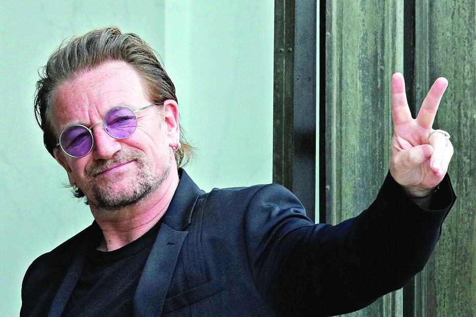 Bono Vox já tranquilizou os fãs e diz que está a recuperar bem depois de ter perdido a voz a meio de um concerto 
