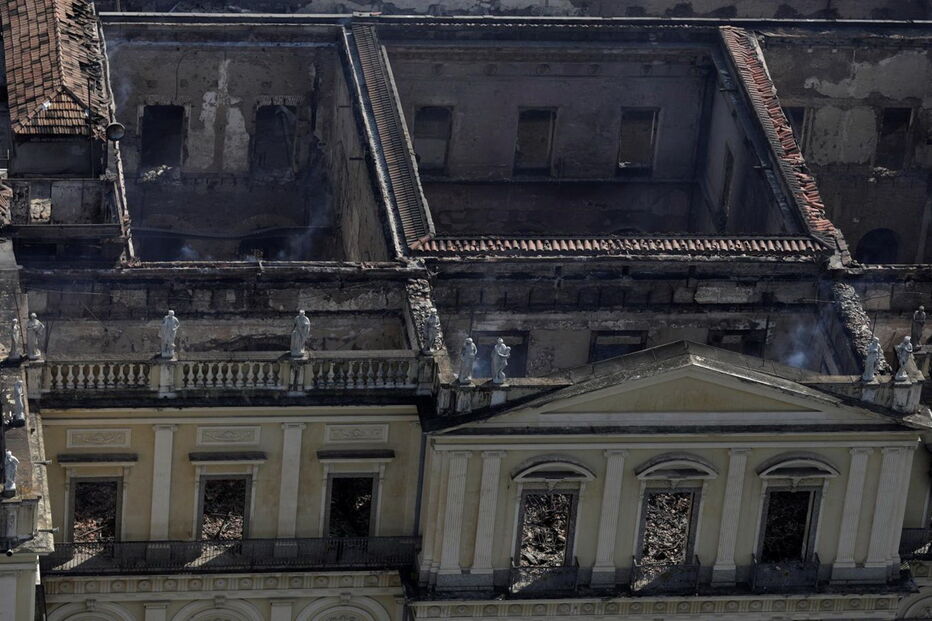 Museu Nacional do Brasil ficou destruído após fogo catastrófico