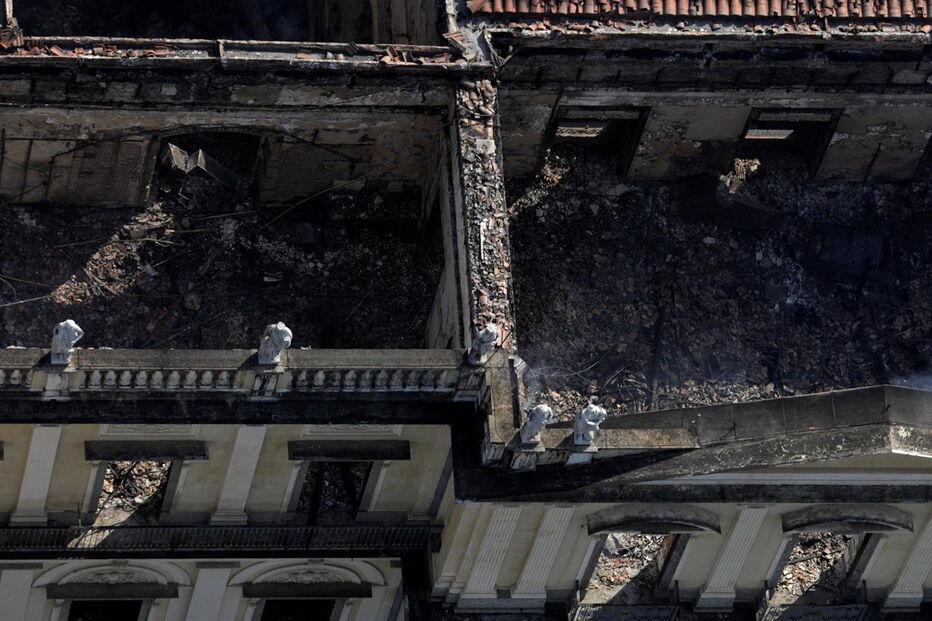 Museu Nacional do Brasil ficou destruído após fogo catastrófico