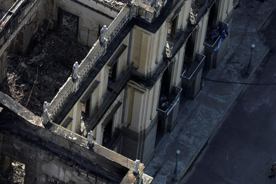 Museu Nacional do Brasil ficou destruído após fogo catastrófico