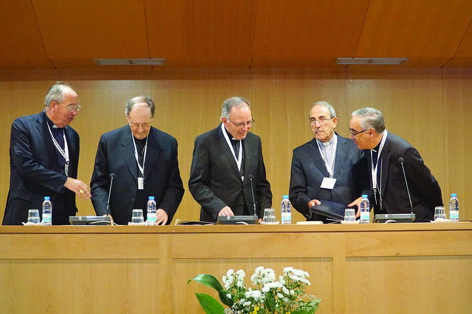 D. Jorge Ortiga, D. Beniamino Stella, D. Manuel Clemente, D. António Marto e D. António A. Azevedo (da esq. para dta.)