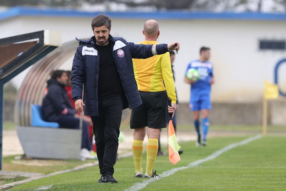 Gafanha condenado a indemnizar treinador despedido por SMS