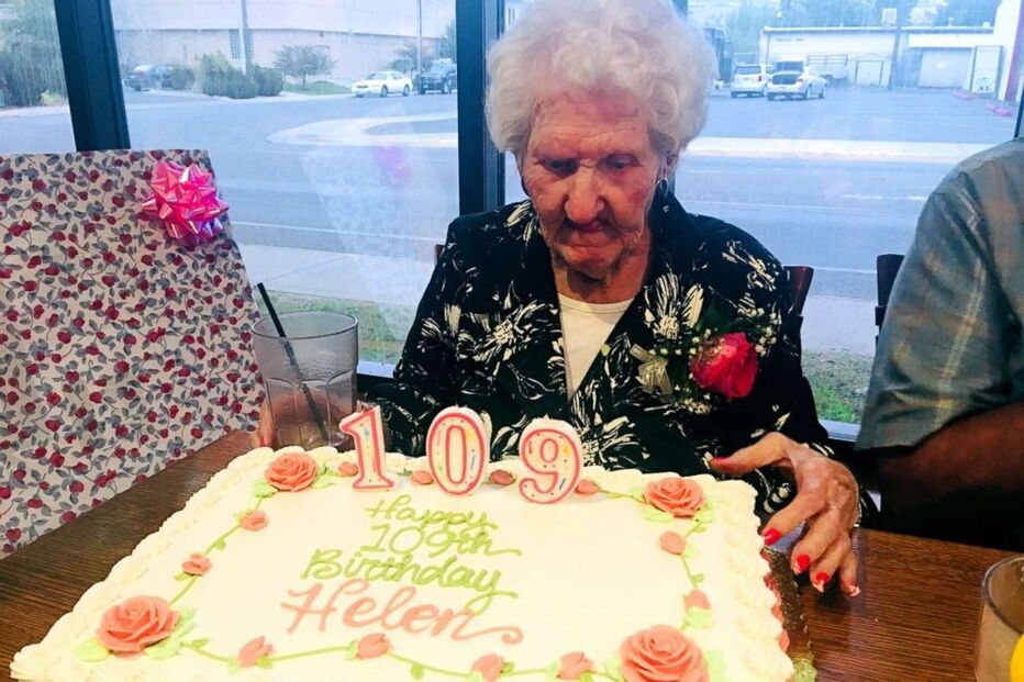Helen Self celebrou 109 anos e foi paga para almoçar em restaurante