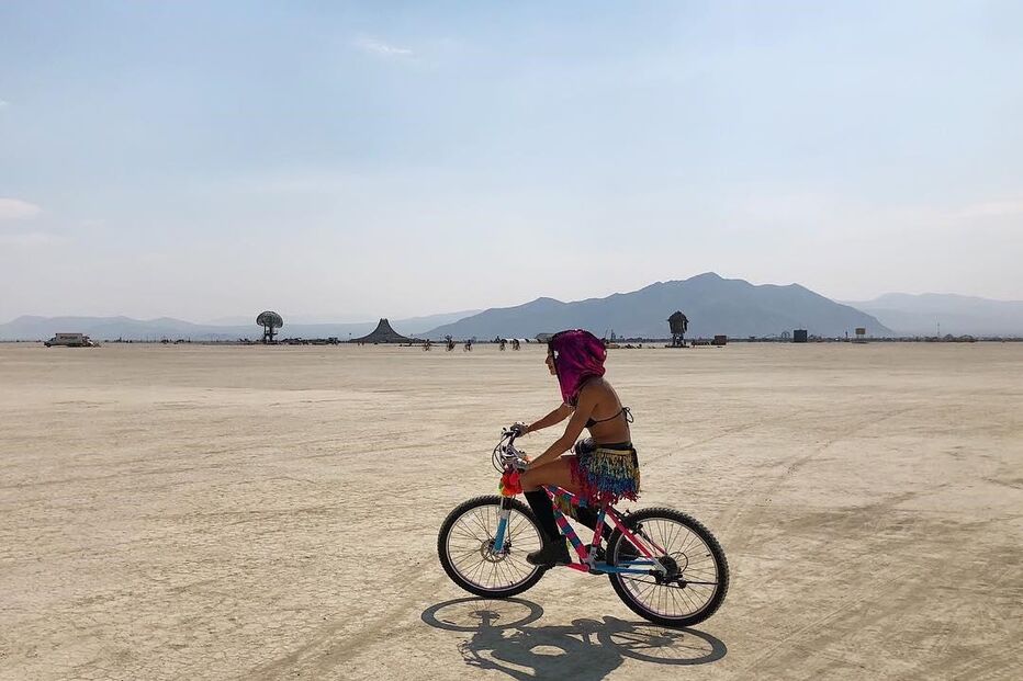 Modelo Portuguesa Sara Salgado no festival Burning Man