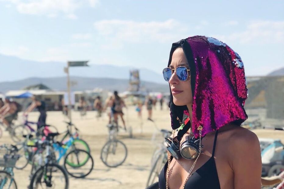 Modelo Portuguesa Sara Salgado no festival Burning Man