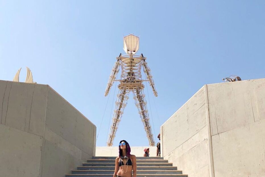 Modelo Portuguesa Sara Salgado no festival Burning Man