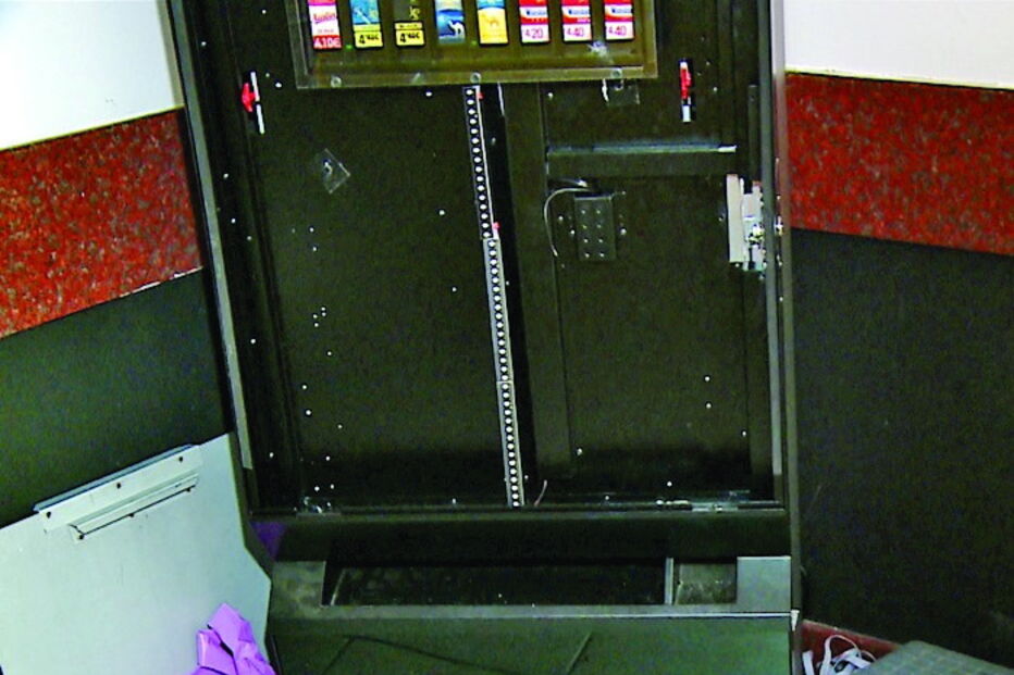 Máquina de tabaco ficou vazia