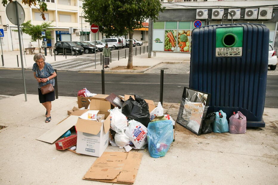 Moradores queixam-se do lixo em Lisboa