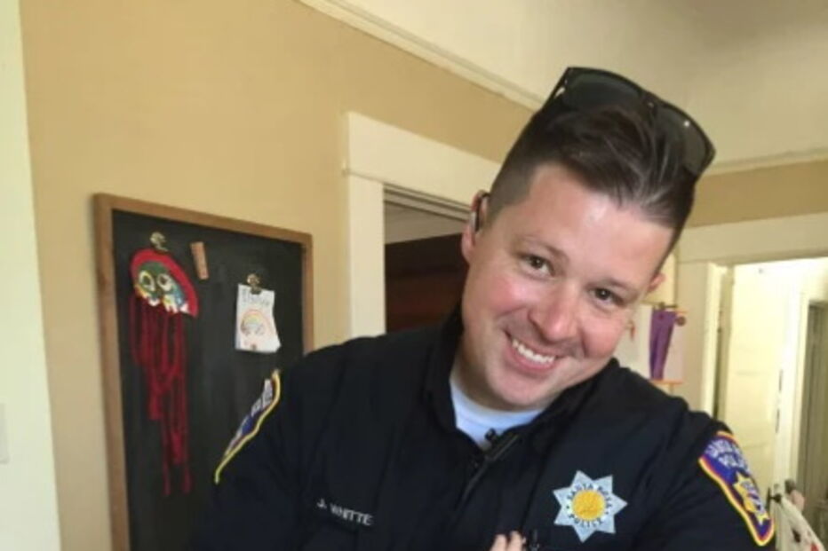 Polícia adota filha bebé de mulher sem-abrigo que conheceu durante patrulha