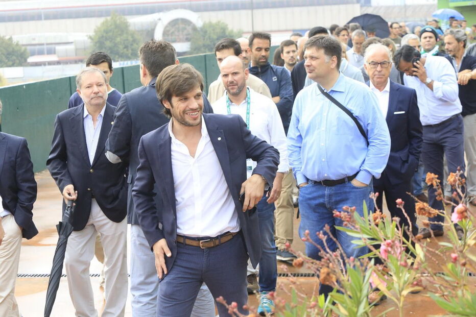 Benedito na fila para votar