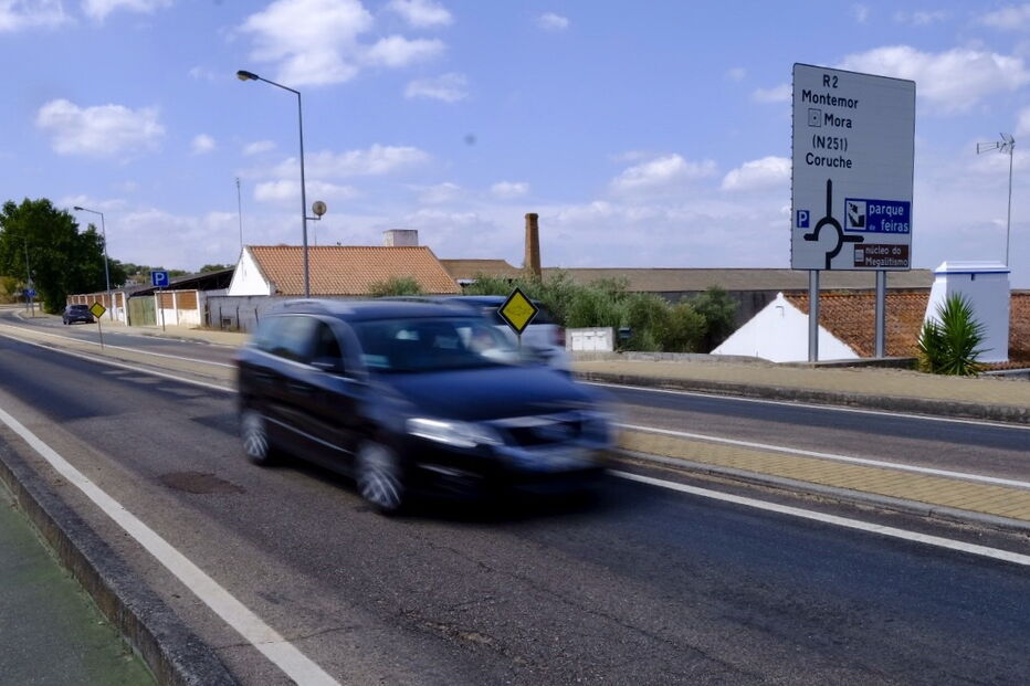 Avenida da vila alentejana de Mora, em Évora 
