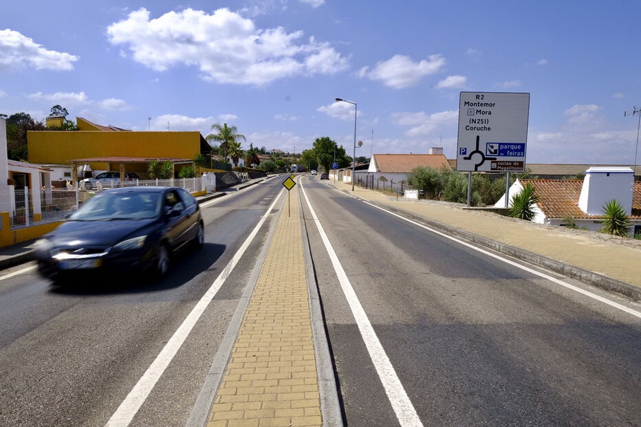 Avenida da vila alentejana de Mora, em Évora 