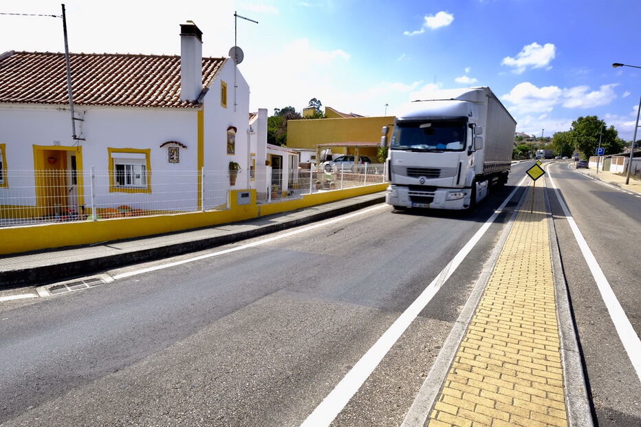 Avenida da vila alentejana de Mora, em Évora 