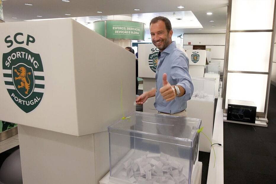 Candidato Frederico Varandas exerce o direito de voto