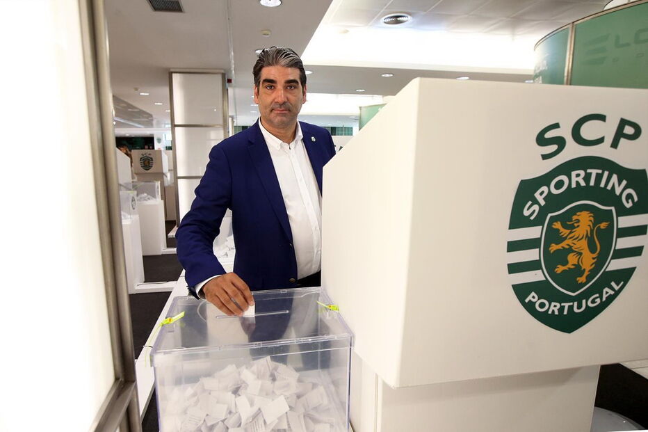 Candidato Rui Jorge Rego exerce o direito de voto