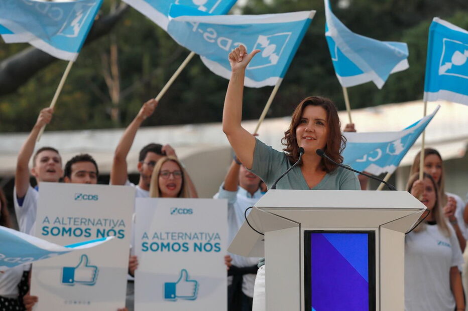 Assunção Cristas numa ação do CDS-PP em Valongo