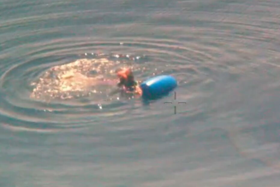  Força Aérea salva 150 após naufrágio no Mediterrâneo central