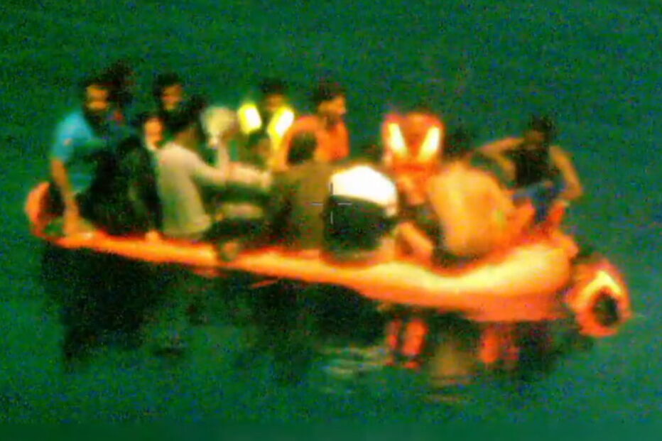  Força Aérea salva 150 após naufrágio no Mediterrâneo central