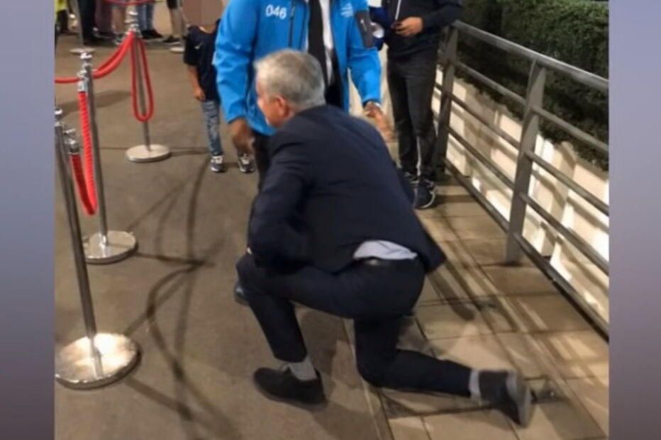 Mourinho cai em Wembley